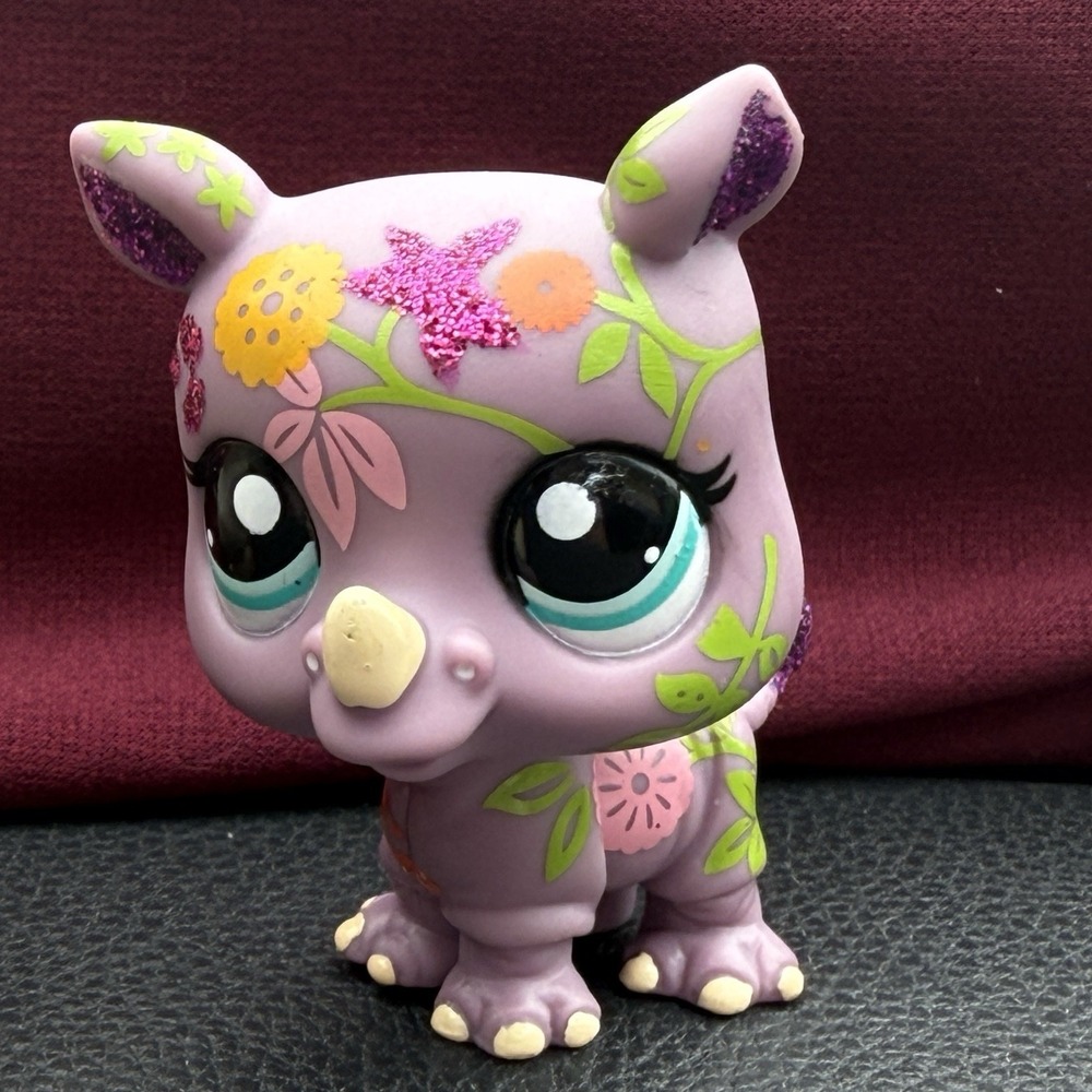 Hasbro Littlest Pet Shop 2342 Purple Glitter Rhinoceros Rhino Blue Eyes LPS‎